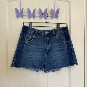 NWOT | Topshop women’s moto mom denim shorts — size 8